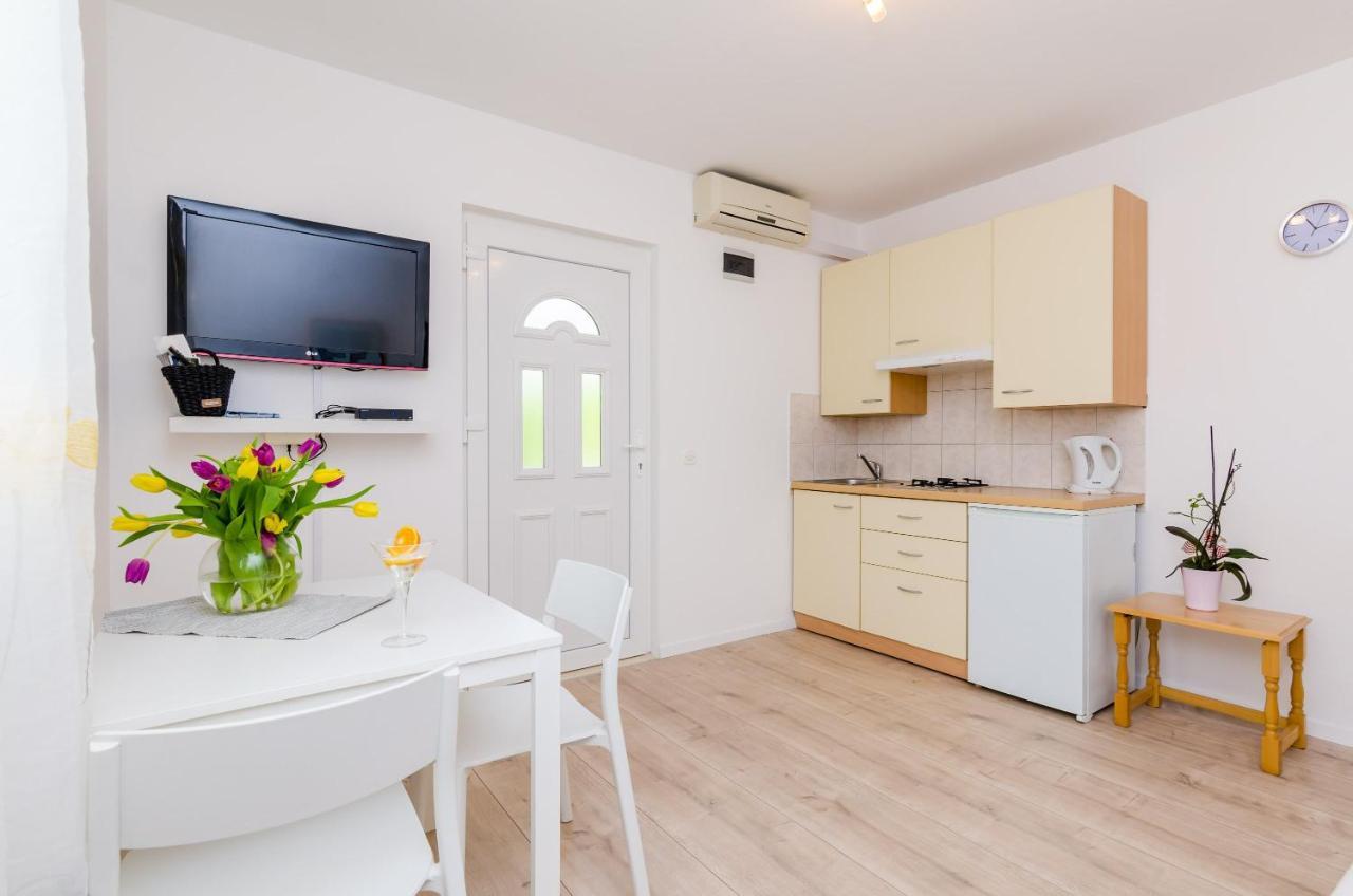 Apartment Color *
