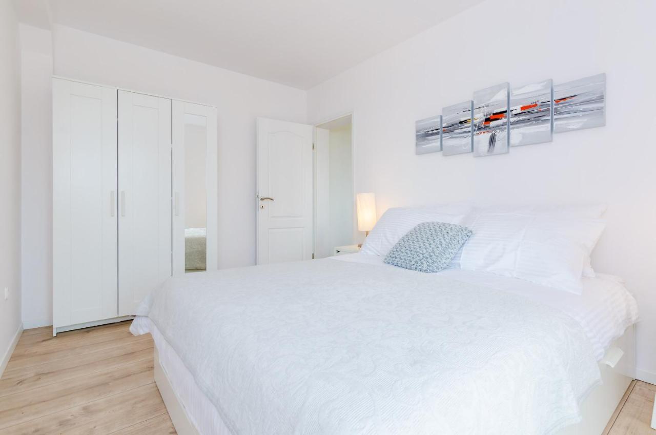 Apartment Color *